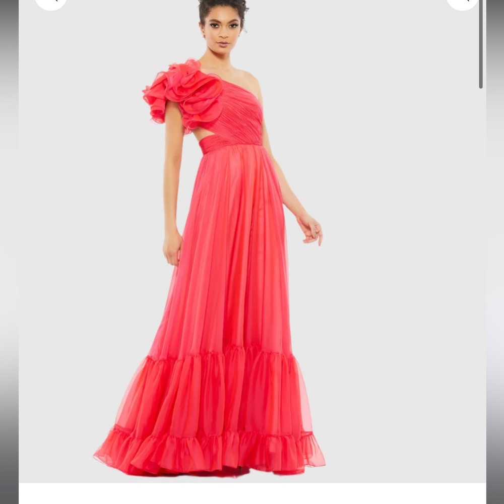 Mac Duggal
Ruffled One Shoulder Tiered Gown